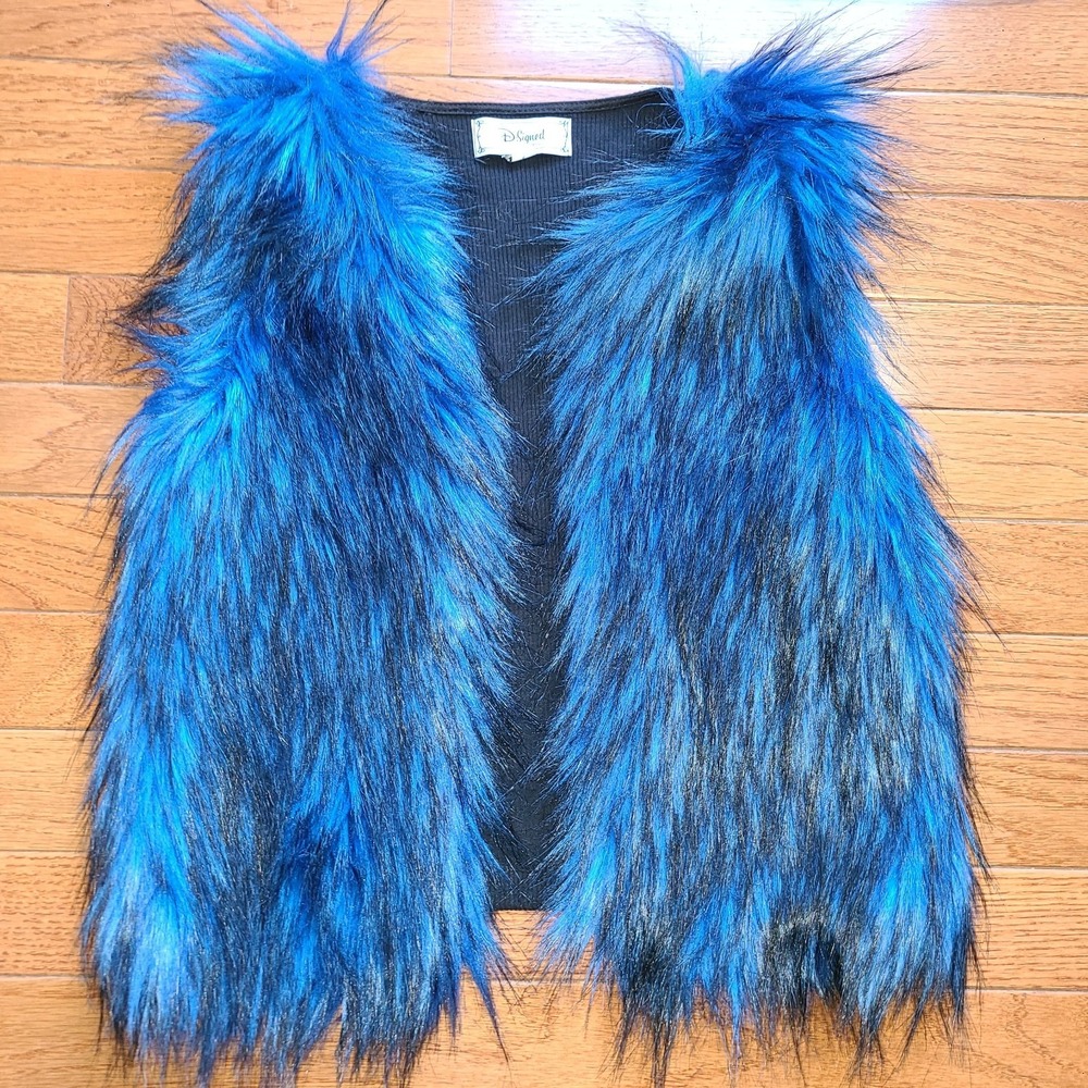 Disney D -Signed Blue and Black Faux Fur Vest size Youth S (7-8) Sassy Furry